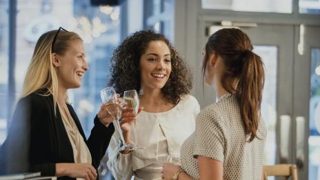 Алкохолът помага в общуването на чужд език