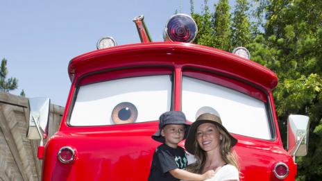 Сладките снимки на знаменитостите в Дисниленд