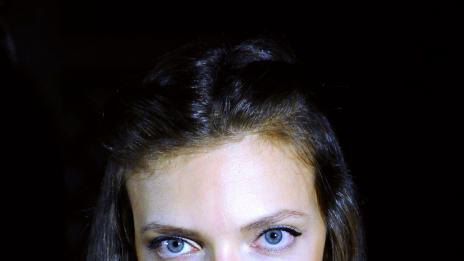 Топманекенки представиха космически календар