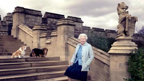 Кралица Елизабет II на 90 години!