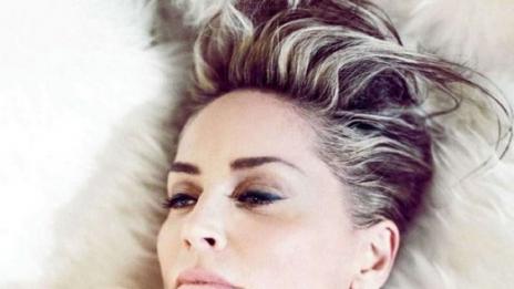 Шарън Стоун отново е първична