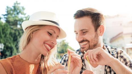 Според зодията: Как той издава, че ви харесва? (I част)