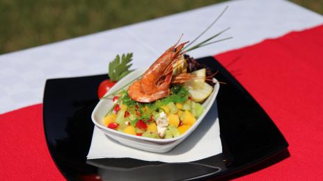 Морска салата с уакаме и манго