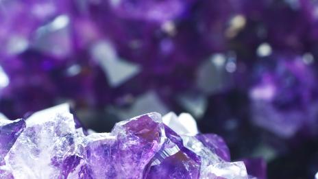 Младата кожа – скъпоценна с аметист