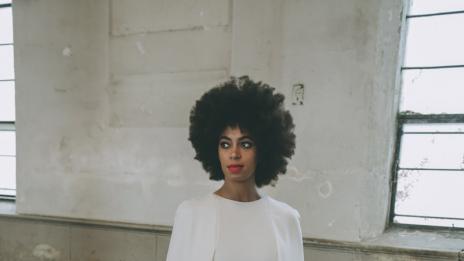 Соланж Ноулс се омъжи в рокля на Kenzo