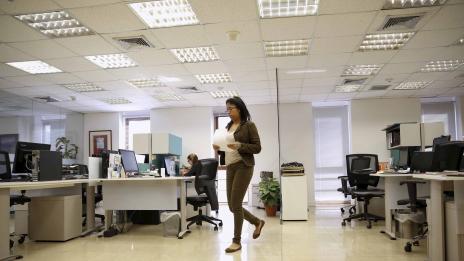 Как да оцелеете с махмурлук на работа