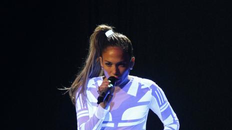 Джей Ло заголи бедро в нов клип (видео)