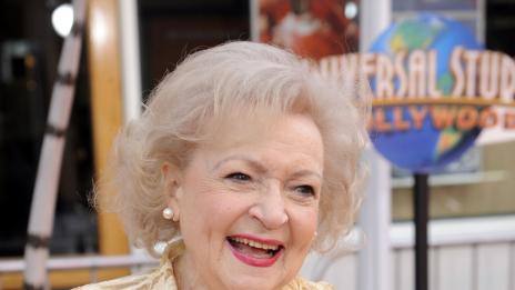 Бети Уайт превзема Twitter