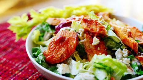 Пикантна пилешка салата