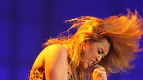 Майли Сайръс с нова татуировка заради хомосексуалисти