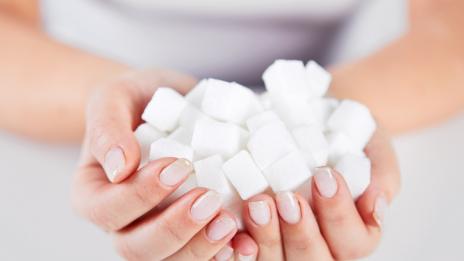 Какво причинява захарта на тялото ви?