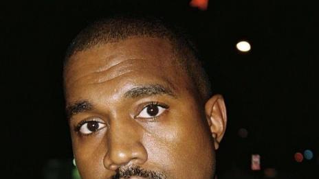 Какво става? Кание Уест аут от социалните мрежи