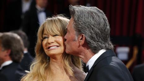 Трета възраст: Кърт Ръсел слага халката на Голди Хоун