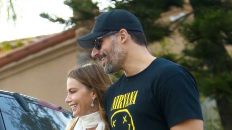 София и Джо планират бебе, но чрез сурогатна майка