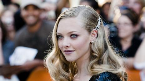 Най-красивите прически на Аманда Сейфрид