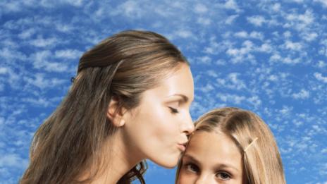 Защо е хубаво да се извинявате на детето си