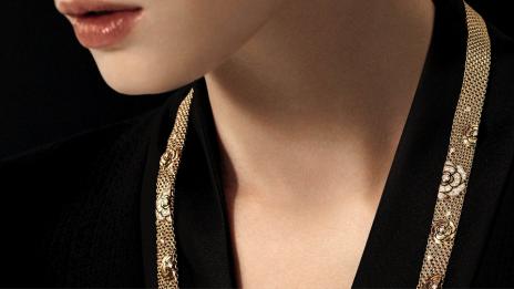 Камелиите на Chanel отново са тук