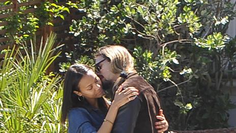 Зое Салдана забрави Брадли Купър