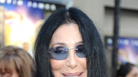 Гага подари песен на Шер (видео)