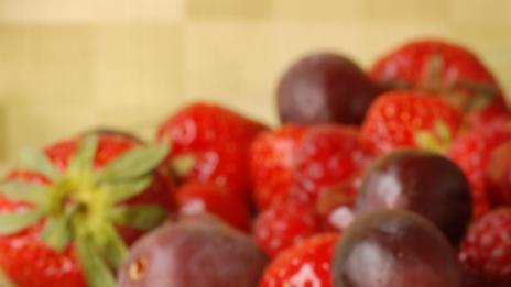 Яжте червени плодове и зеленчуци!