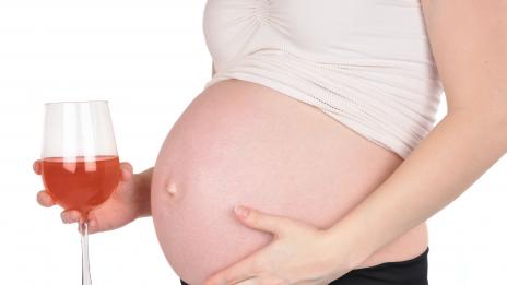 Пиенето по време на бременност може да се превърне в престъпление