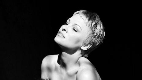 Памела Андерсън: Падам си малко ексхибиционист