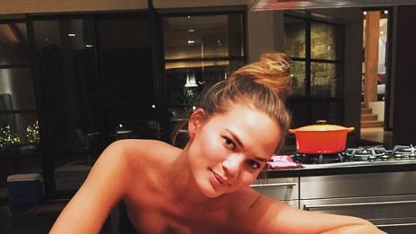 Модели за милиони пълнят пуйки и пуфтят зад печката