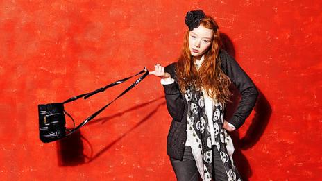 Палавата тийнейджърка на Bershka