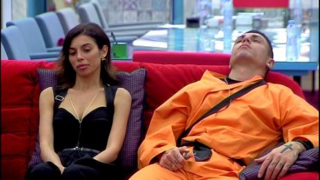 Женски клетви, опит за бягство и нож във VIP Brother