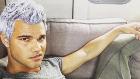 Тейлър Лаутнър шокира с коса в цвят лавандула