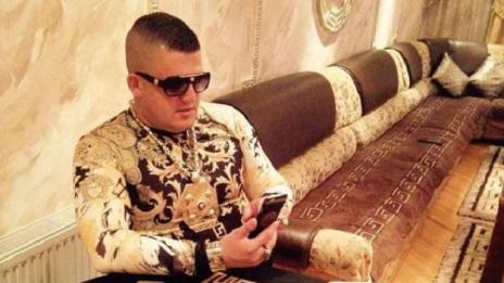 Шенки: Най-големият фен на Versace