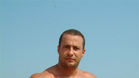 Митьо Крика стана учител в английско католическо училище