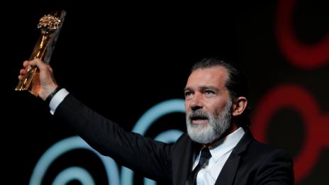 Бандерас се възстановява след инфаркт