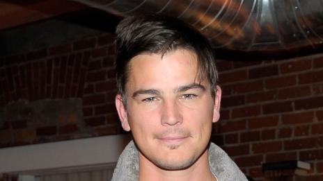 Джош Хартнет имал само две гаджета в живота си