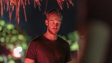 Калвин Харис не иска да излиза с известни жени