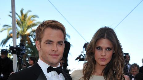 Крис Пайн отново е необвързан мъж