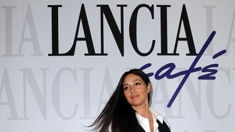 Моника Белучи  "безсрамна"  дори и след раждането