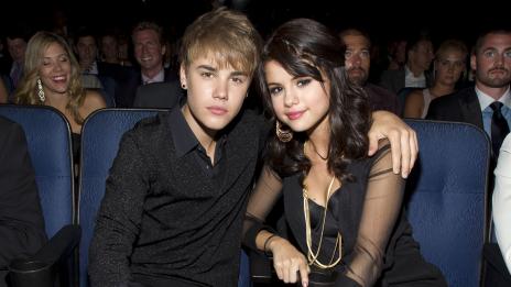 Джъстин и Селена все още са двойка