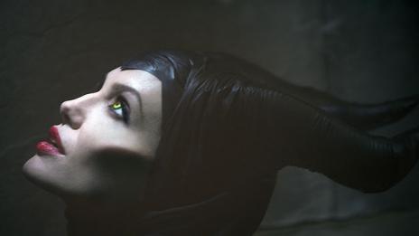 И Анджелина става зла вещица