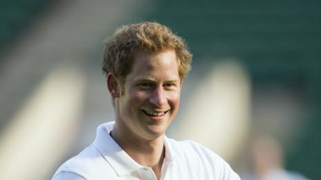 И със счупен палец принц Хари заминава на Антарктическата експедиция