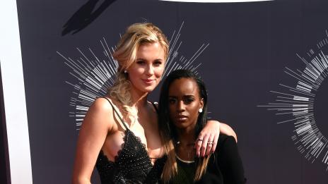 Айрланд Болдуин се раздели с приятелката си