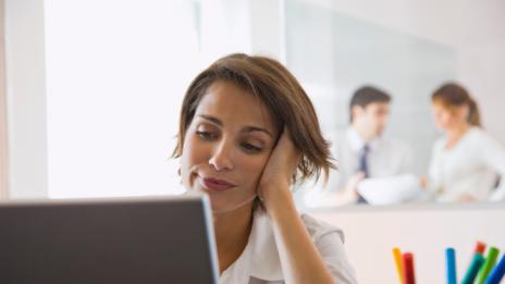 Как да разпознаете нещастния служител