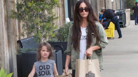 Меган Фокс с помощник на пазар