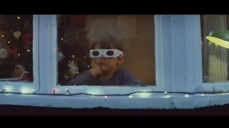 Дългото очакване (на Коледа) в рекламен клип