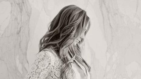 И Стейси Кийблър се разголи бременна