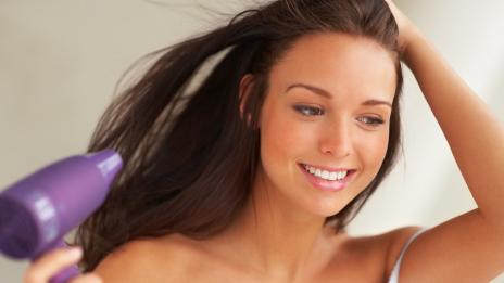 Тези продукти щадят косата от топлината