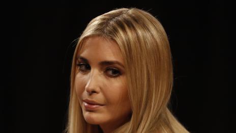 Жени погнаха Иванка Тръмп заради баща ѝ