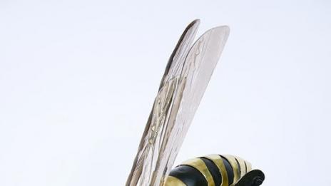 Виртуозни скулптури от метални отпадъци