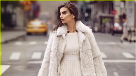 Емили Ратайковски: Спя абсолютно гола