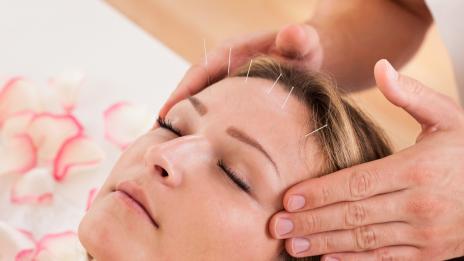 За млада и сияйна кожа: Акупунктура на лицето